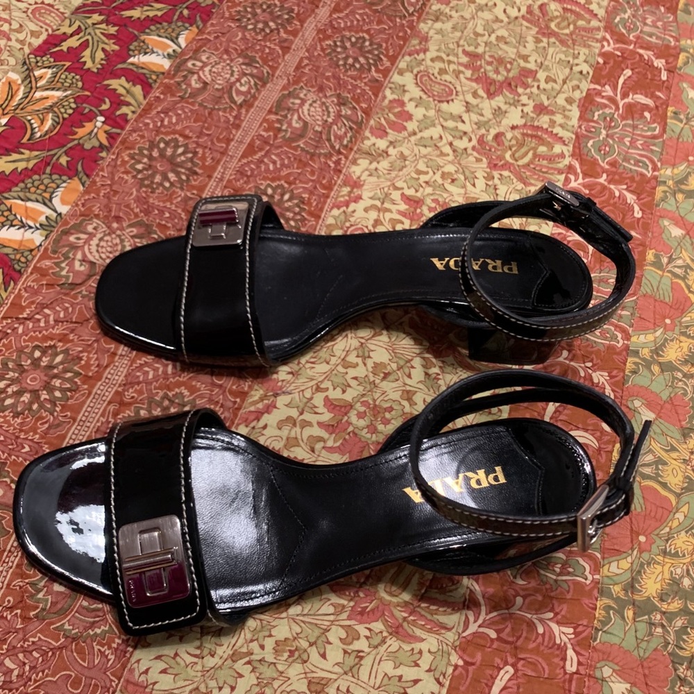 Prada Sandals!! Beautiful , very good conditions. Come with the original bag.